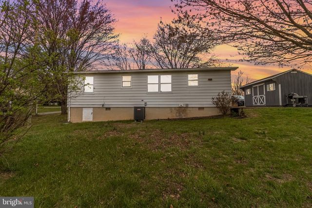 1570 NADENBOUSCH LN, Inwood, WV 25428