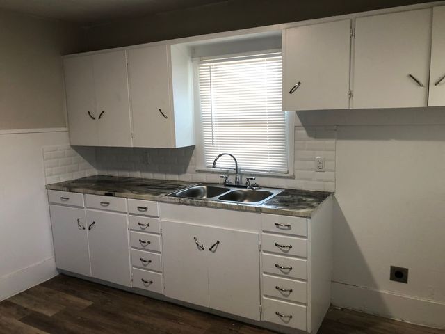 502 Cottonwood Street, Coleman, TX 76834