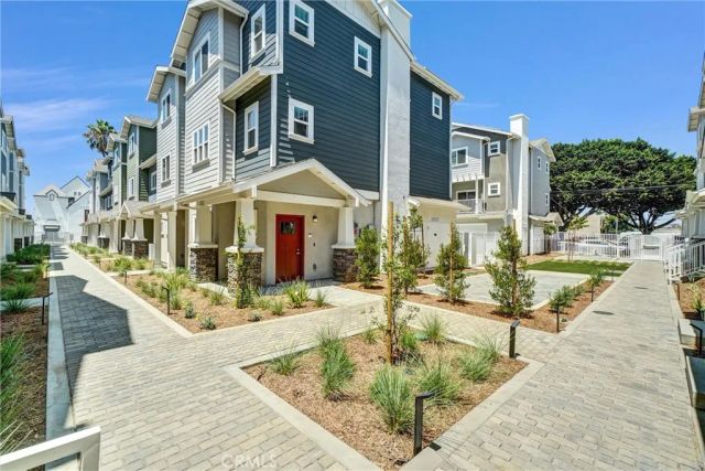 1336 Locust Avenue 4, Long Beach, CA 90813