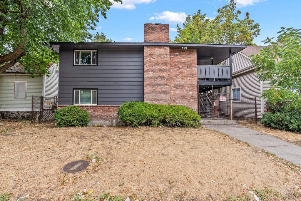 943 E Augusta Ave, Spokane, WA 99207 photo 2