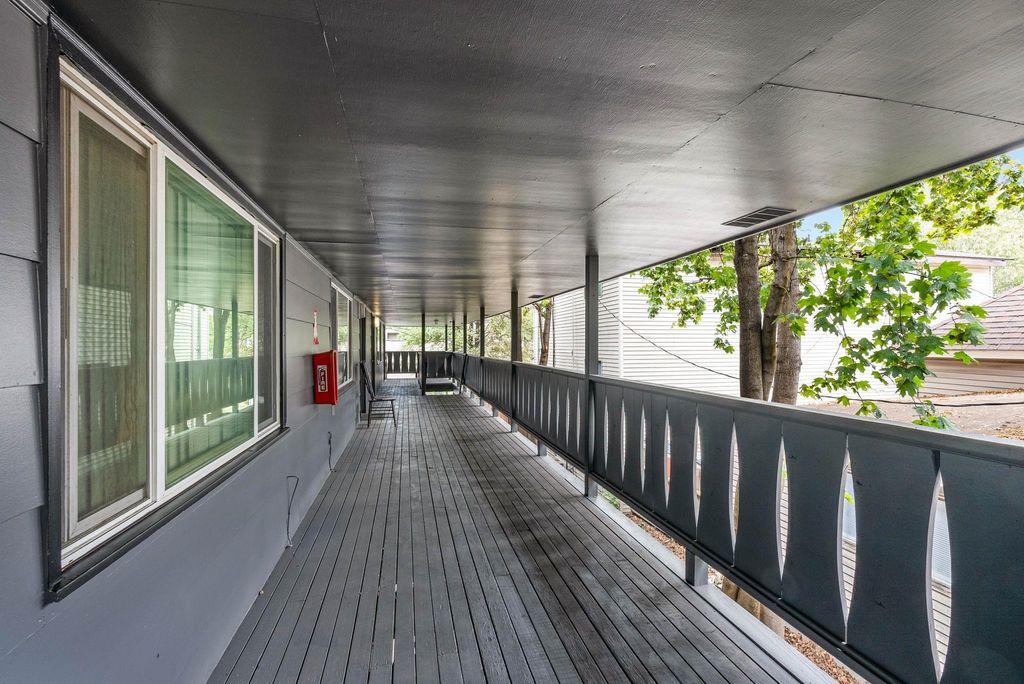 943 E Augusta Ave, Spokane, WA 99207 photo 7