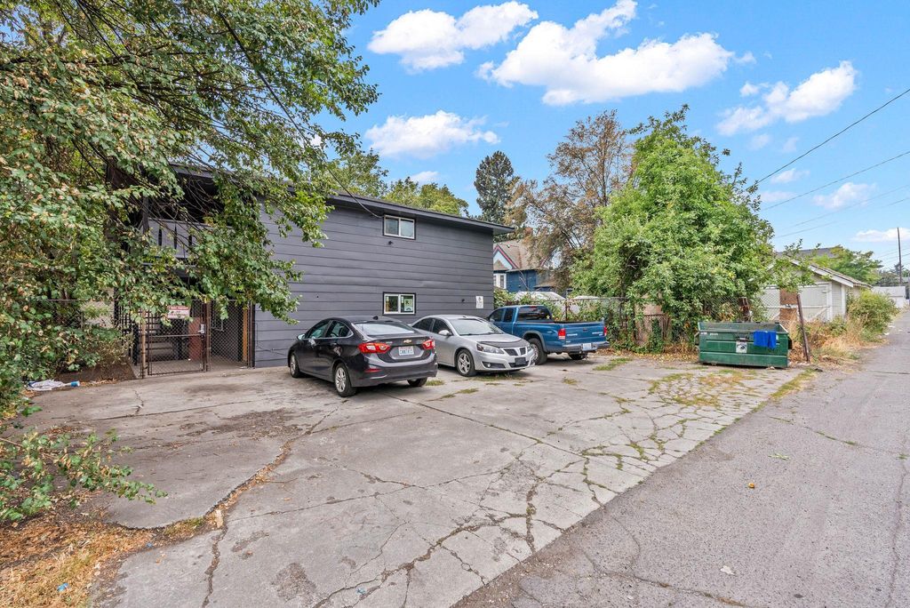 943 E Augusta Ave, Spokane, WA 99207 photo 8