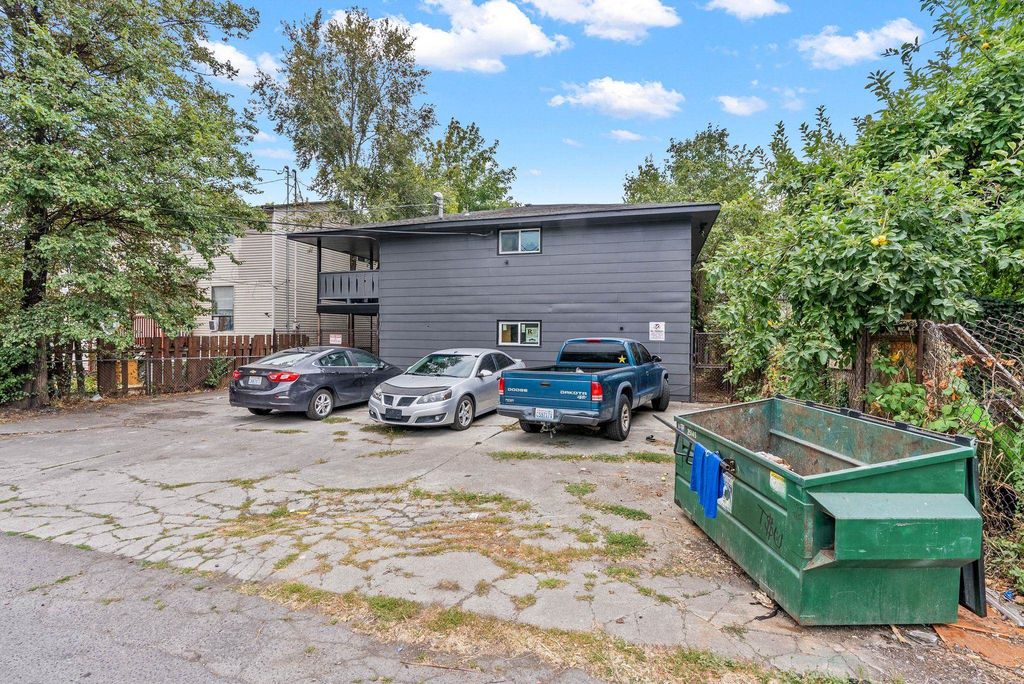 943 E Augusta Ave, Spokane, WA 99207 photo 9