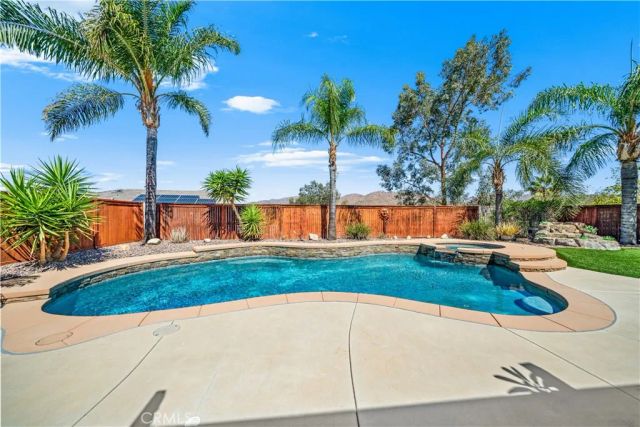 13956 Moqui, Corona, CA 92883