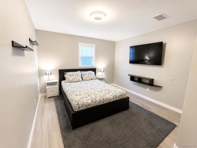 4512 Treadwell Street, Wayne, MI 48184