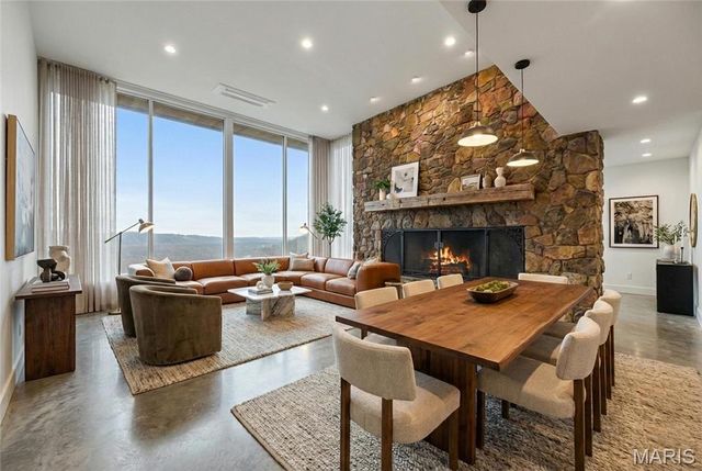 800 Holland Road, Ballwin, MO 63021