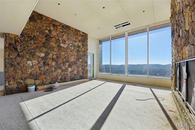 800 Holland Road, Ballwin, MO 63021