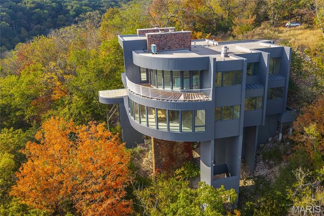 800 Holland Road, Ballwin, MO 63021