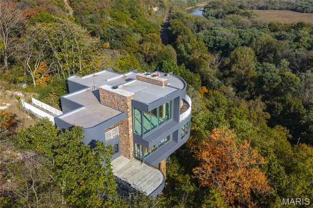 800 Holland Road, Ballwin, MO 63021