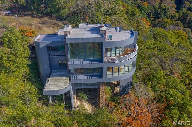 800 Holland Road, Ballwin, MO 63021