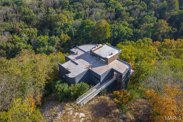 800 Holland Road, Ballwin, MO 63021