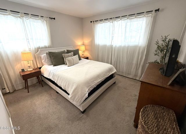 64 Keeler Drive, Albany, NY 12208