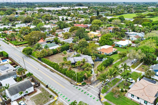 6311 Lake Avenue, West Palm Beach, FL 33405