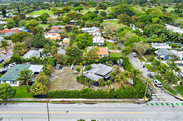 6311 Lake Avenue, West Palm Beach, FL 33405