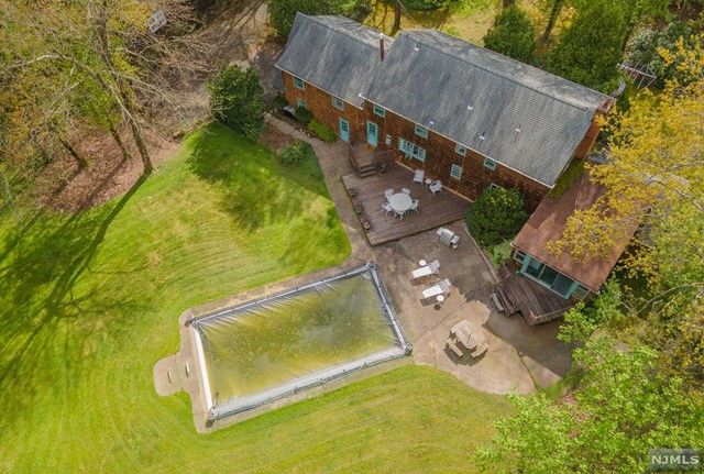 24 Old Farms Road, Saddle River, NJ 07458