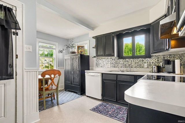 1949 Beverly Place, South Bend, IN 46616