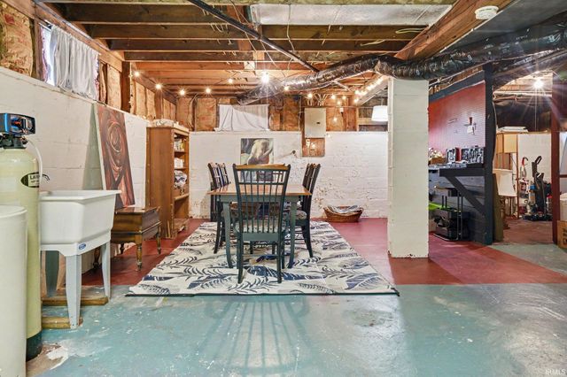 1949 Beverly Place, South Bend, IN 46616