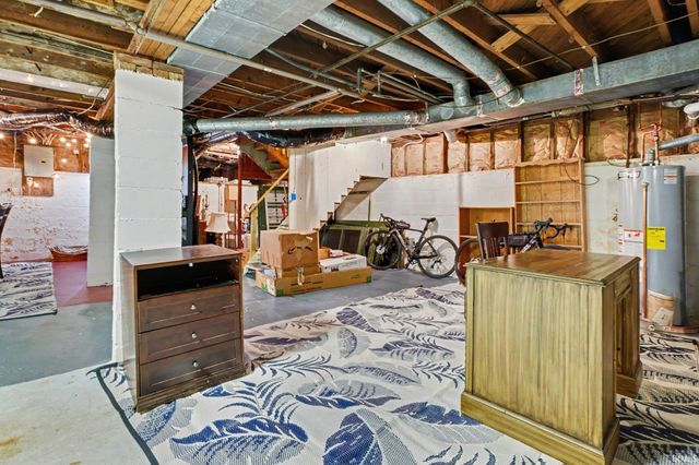 1949 Beverly Place, South Bend, IN 46616
