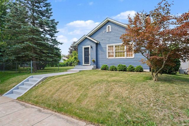 1949 Beverly Place, South Bend, IN 46616