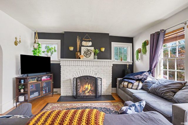 1949 Beverly Place, South Bend, IN 46616