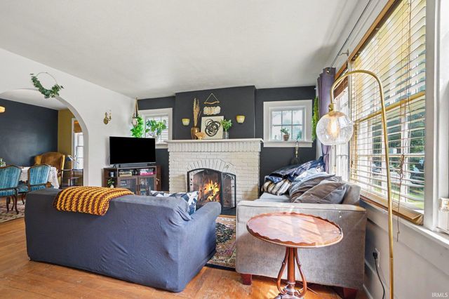 1949 Beverly Place, South Bend, IN 46616