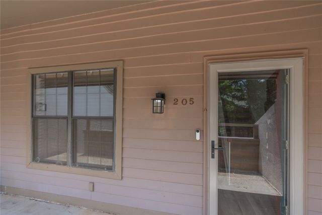 11120 Stratford Drive 205, Oklahoma City, OK 73120