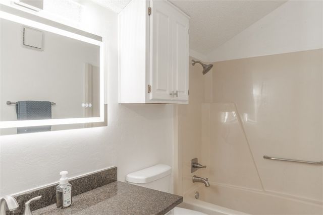 11120 Stratford Drive 205, Oklahoma City, OK 73120