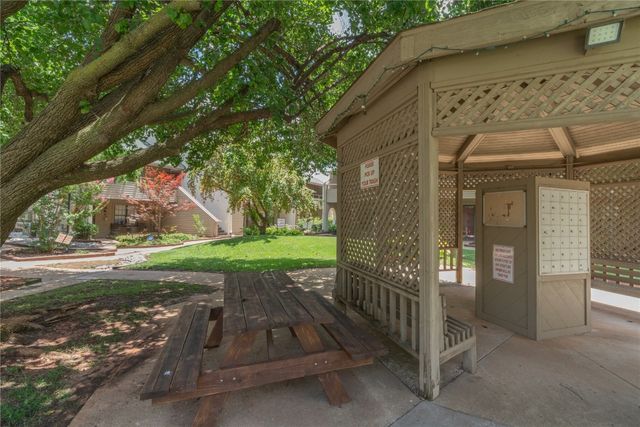 11120 Stratford Drive 205, Oklahoma City, OK 73120