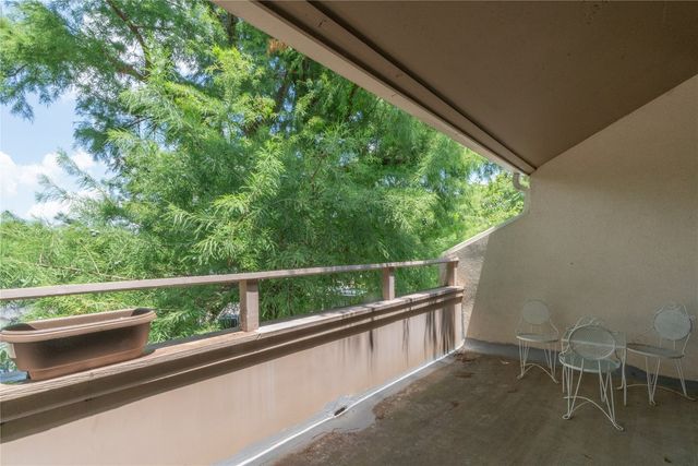 11120 Stratford Drive 205, Oklahoma City, OK 73120