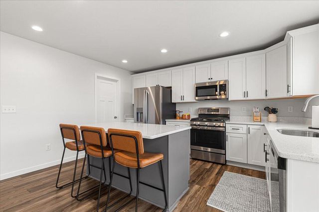 177 Emerald CIRCLE, Saukville, WI 53080