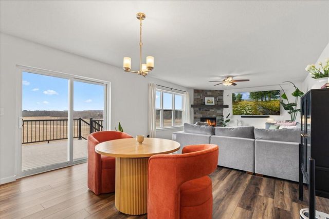 177 Emerald CIRCLE, Saukville, WI 53080