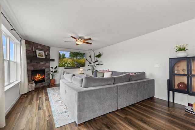 177 Emerald CIRCLE, Saukville, WI 53080