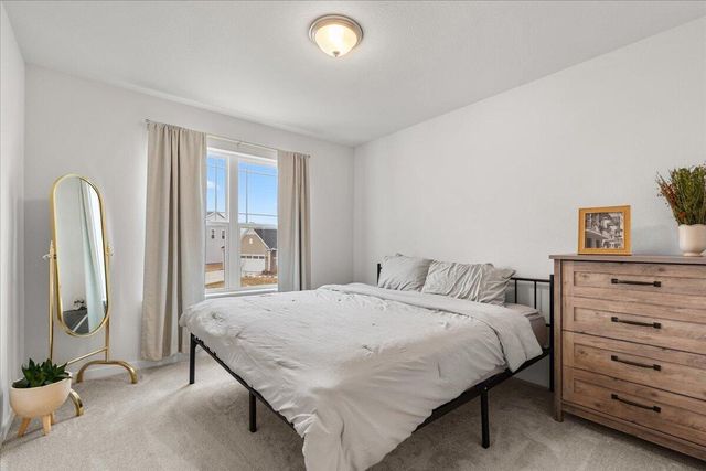 177 Emerald CIRCLE, Saukville, WI 53080