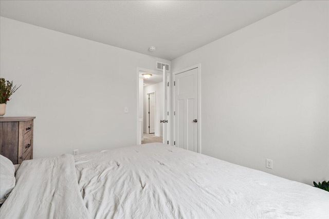 177 Emerald CIRCLE, Saukville, WI 53080