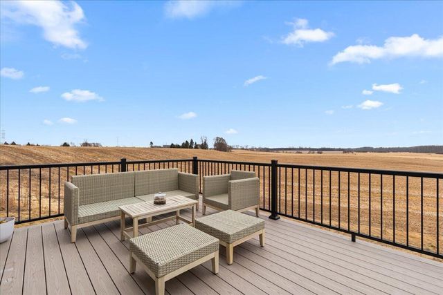 177 Emerald CIRCLE, Saukville, WI 53080