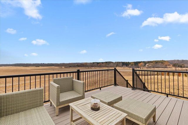 177 Emerald CIRCLE, Saukville, WI 53080