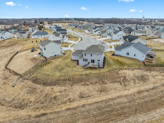 177 Emerald CIRCLE, Saukville, WI 53080
