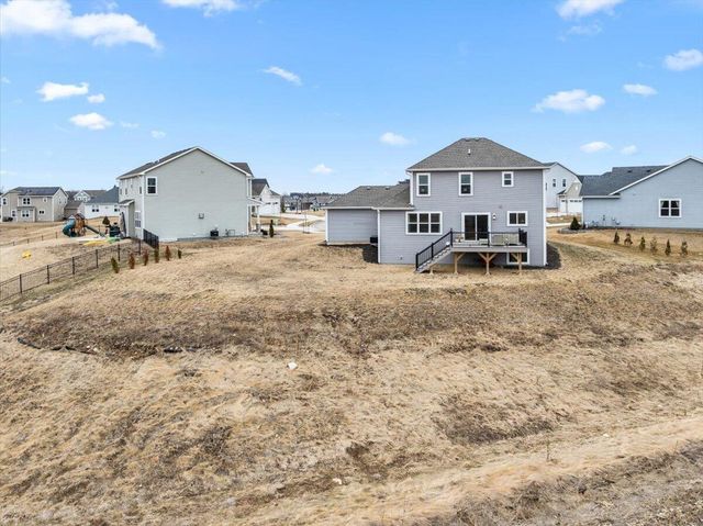 177 Emerald CIRCLE, Saukville, WI 53080