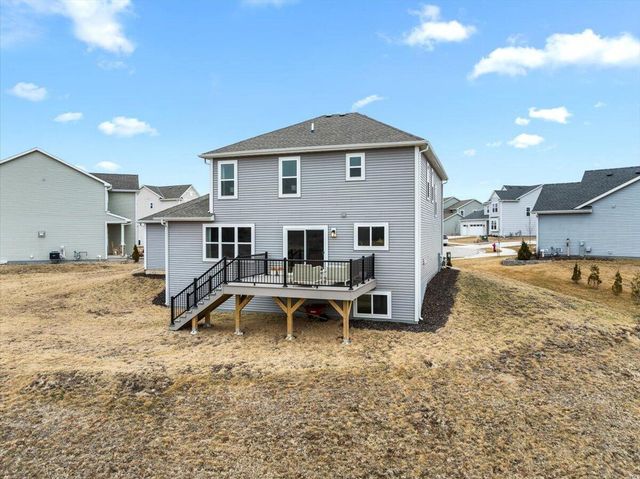 177 Emerald CIRCLE, Saukville, WI 53080