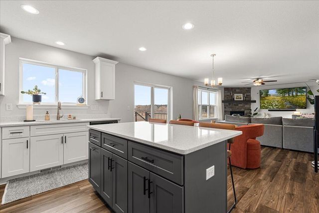 177 Emerald CIRCLE, Saukville, WI 53080