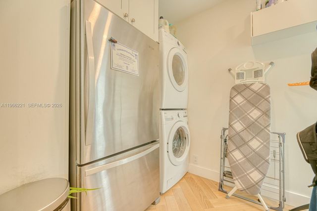 4071 Barbarossa Ave, Miami, FL 33133