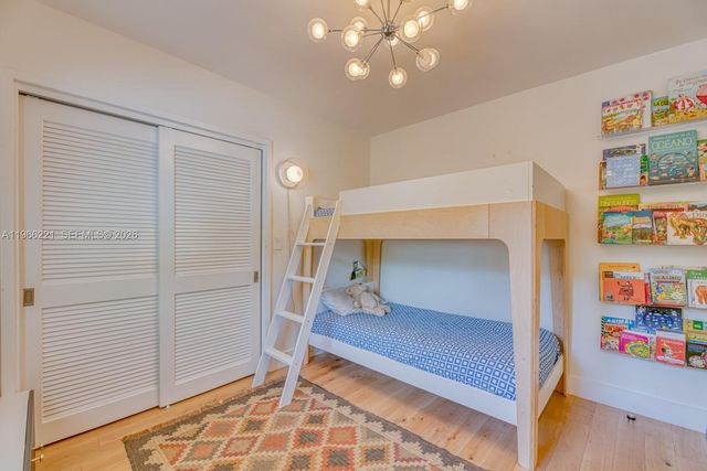 4071 Barbarossa Ave, Miami, FL 33133