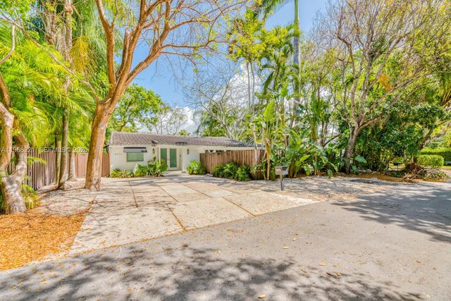 4071 Barbarossa Ave, Miami, FL 33133