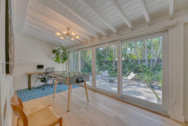 4071 Barbarossa Ave, Miami, FL 33133