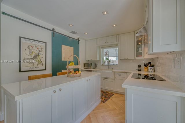 4071 Barbarossa Ave, Miami, FL 33133