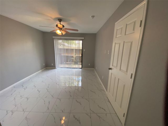 6633 W Airport Boulevard 903, Houston, TX 77035