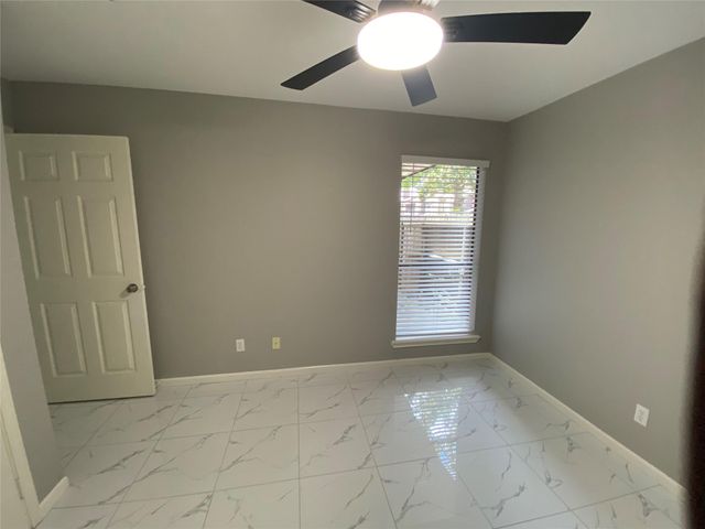 6633 W Airport Boulevard 903, Houston, TX 77035
