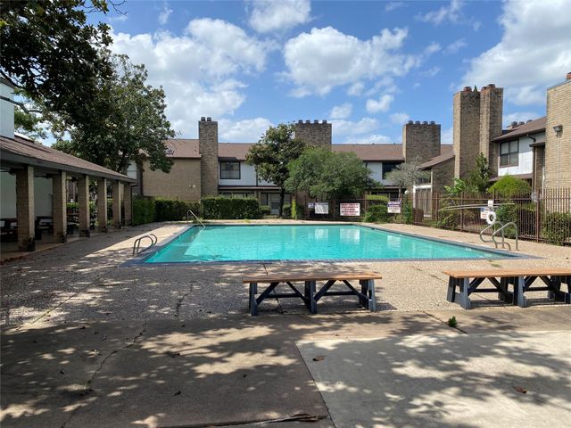6633 W Airport Boulevard 903, Houston, TX 77035