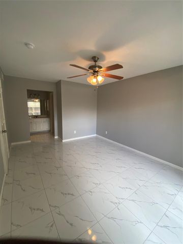 6633 W Airport Boulevard 903, Houston, TX 77035