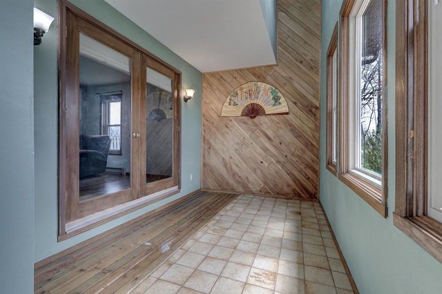 720 INDIANWOOD COURT, Neenah, WI 54956